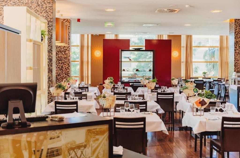 ¡Oporto con cata de vinos y crucero por el Duero! - Axis Porto Business & Spa Hotel