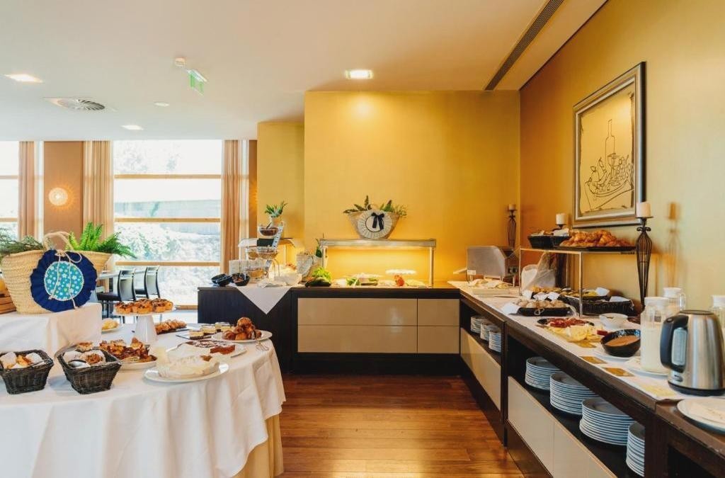 ¡Oporto con cata de vinos y crucero por el Duero! - Axis Porto Business & Spa Hotel