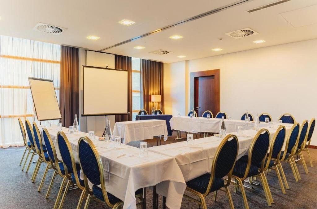 ¡Oporto con cata de vinos y crucero por el Duero! - Axis Porto Business & Spa Hotel