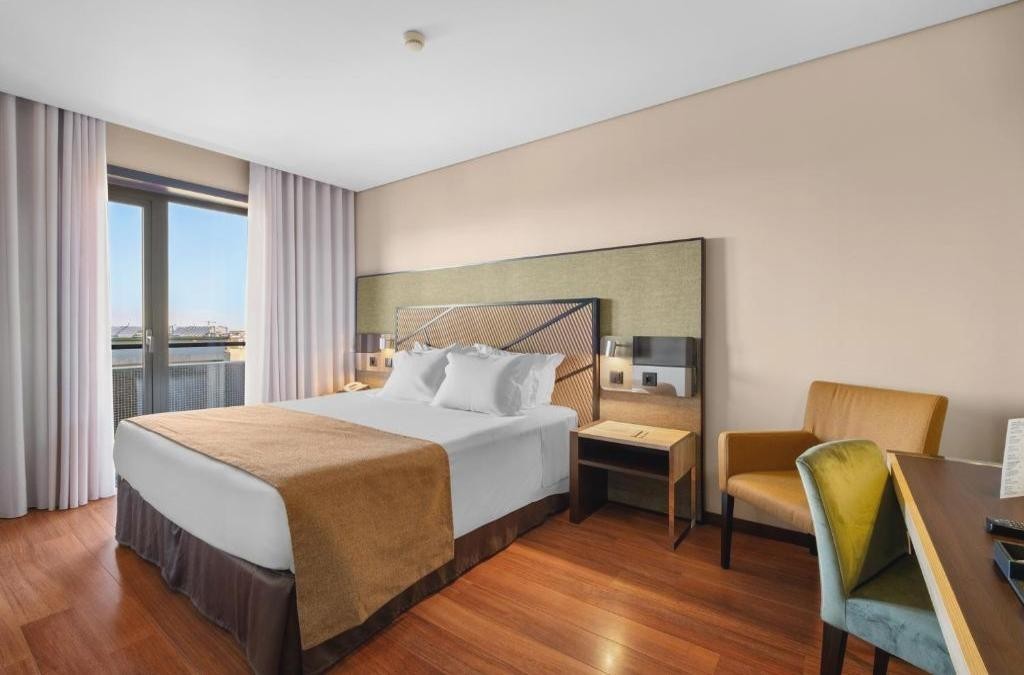 ¡Oporto con cata de vinos y crucero por el Duero! - Axis Porto Business & Spa Hotel