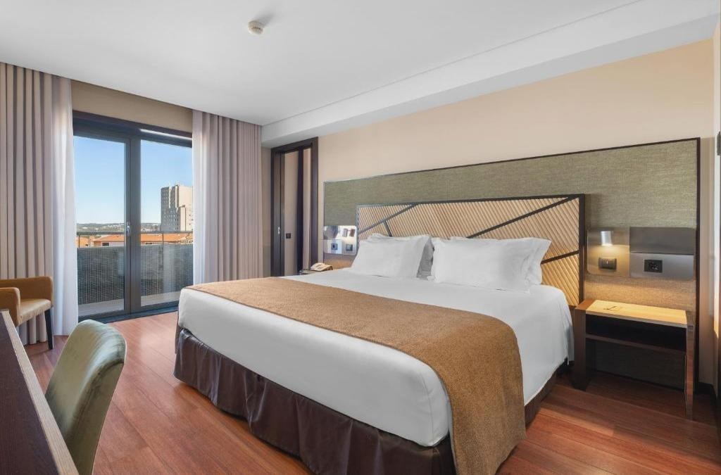 ¡Oporto con cata de vinos y crucero por el Duero! - Axis Porto Business & Spa Hotel