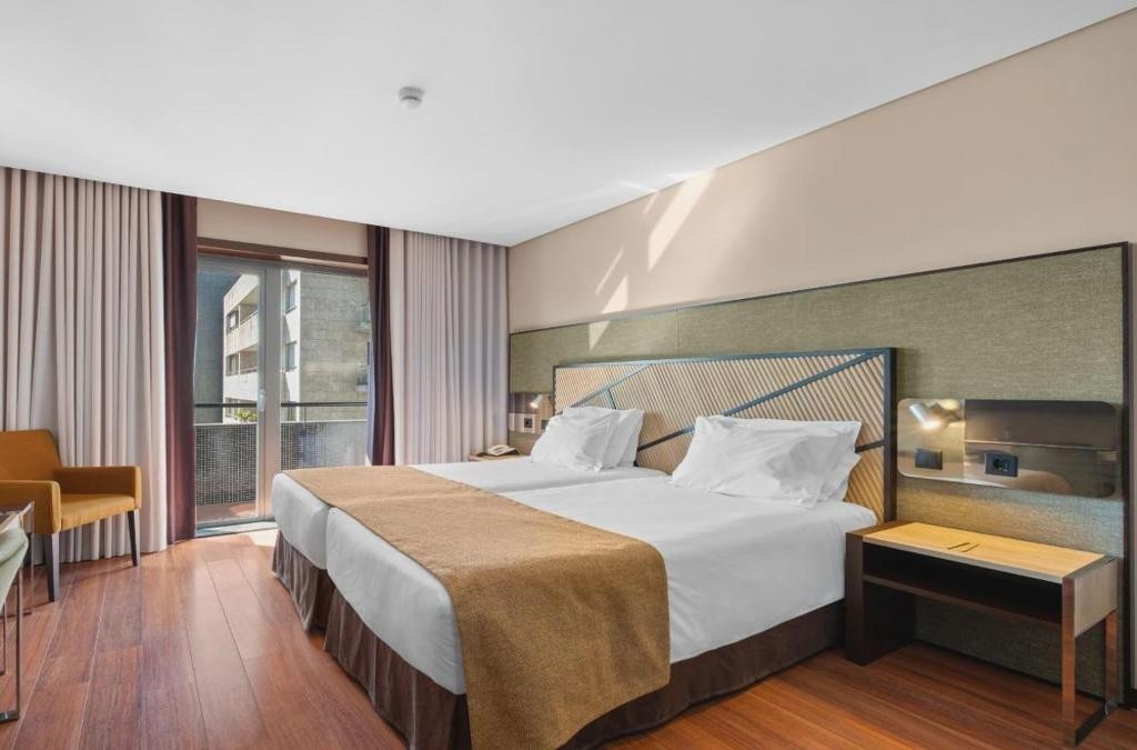 ¡Oporto con cata de vinos y crucero por el Duero! - Axis Porto Business & Spa Hotel