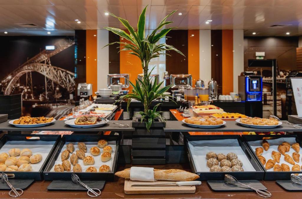 Descubre Oporto en hotel 4* con cata de vinos y crucero