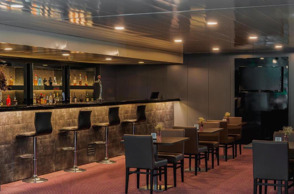 Descubre Oporto en hotel 4* con cata de vinos y crucero