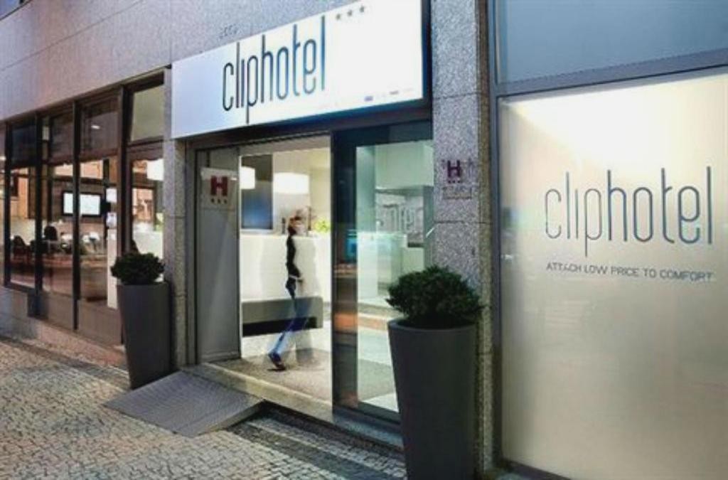 ¡Oporto al completo! Con crucero por los 6 puentes y cata de vino - Cliphotel