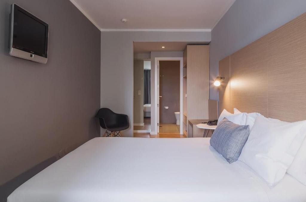 ¡Oporto al completo! Con crucero por los 6 puentes y cata de vino - Cliphotel