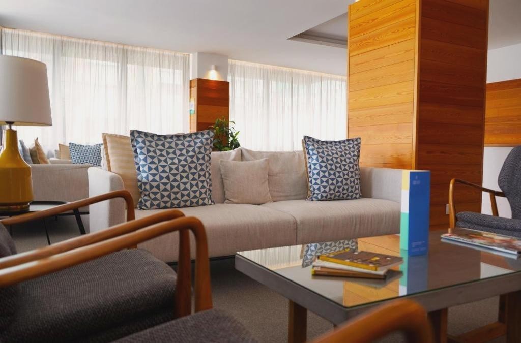 ¡Oporto al completo! Con crucero por los 6 puentes y cata de vino - Cliphotel