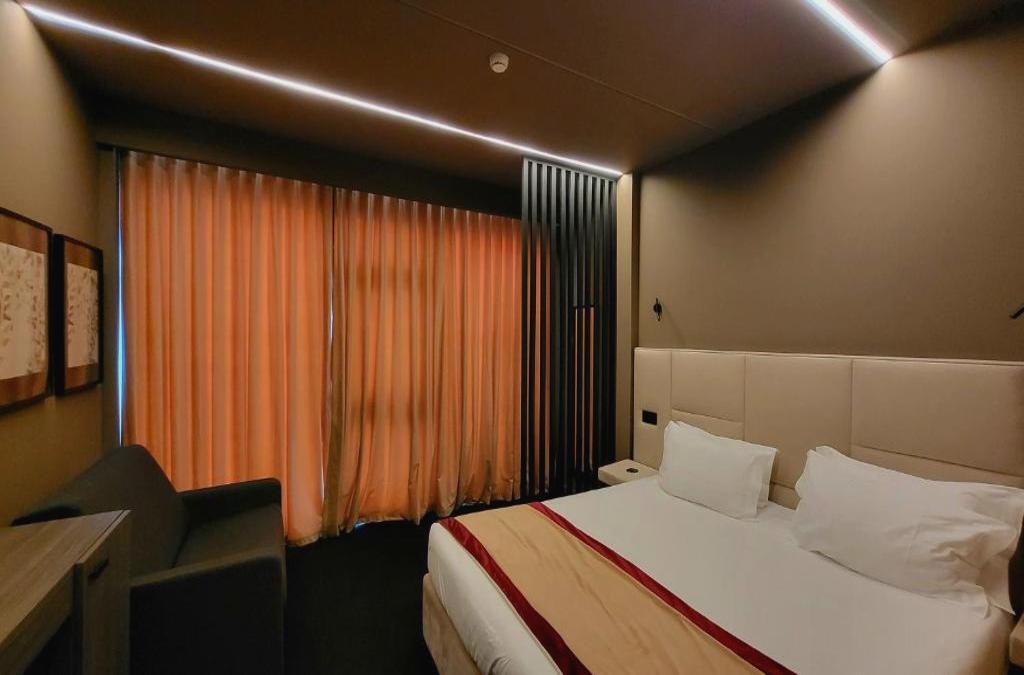 Viaja a Oporto en un lujoso hotel 4* con crucero, cata de vinos y spa - Rubens Hotel & Spa