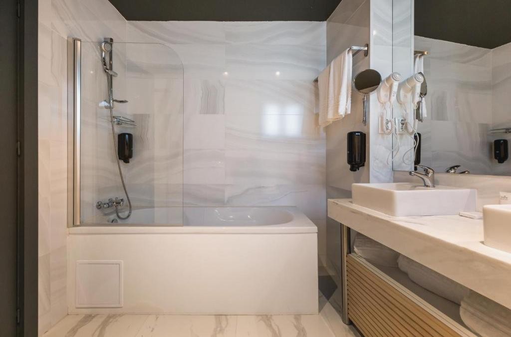 Viaja a Oporto en un lujoso hotel 4* con crucero, cata de vinos y spa - Rubens Hotel & Spa