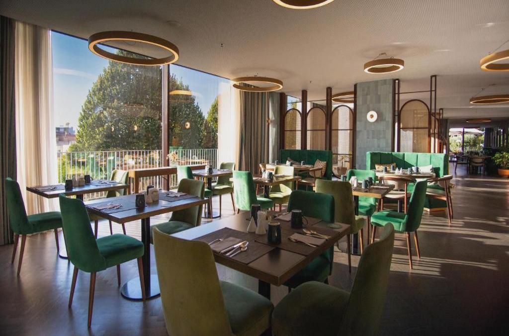 Boeira Garden Hotel Porto Gaia, Curio Collection by Hilton