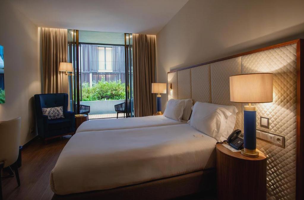 Boeira Garden Hotel Porto Gaia, Curio Collection by Hilton