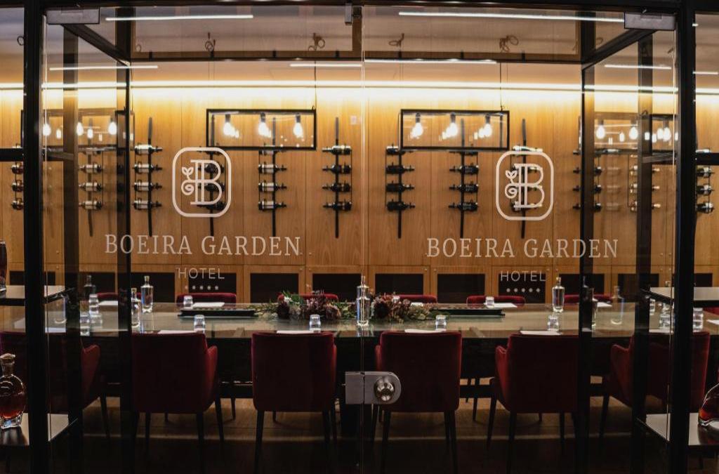 Boeira Garden Hotel Porto Gaia, Curio Collection by Hilton
