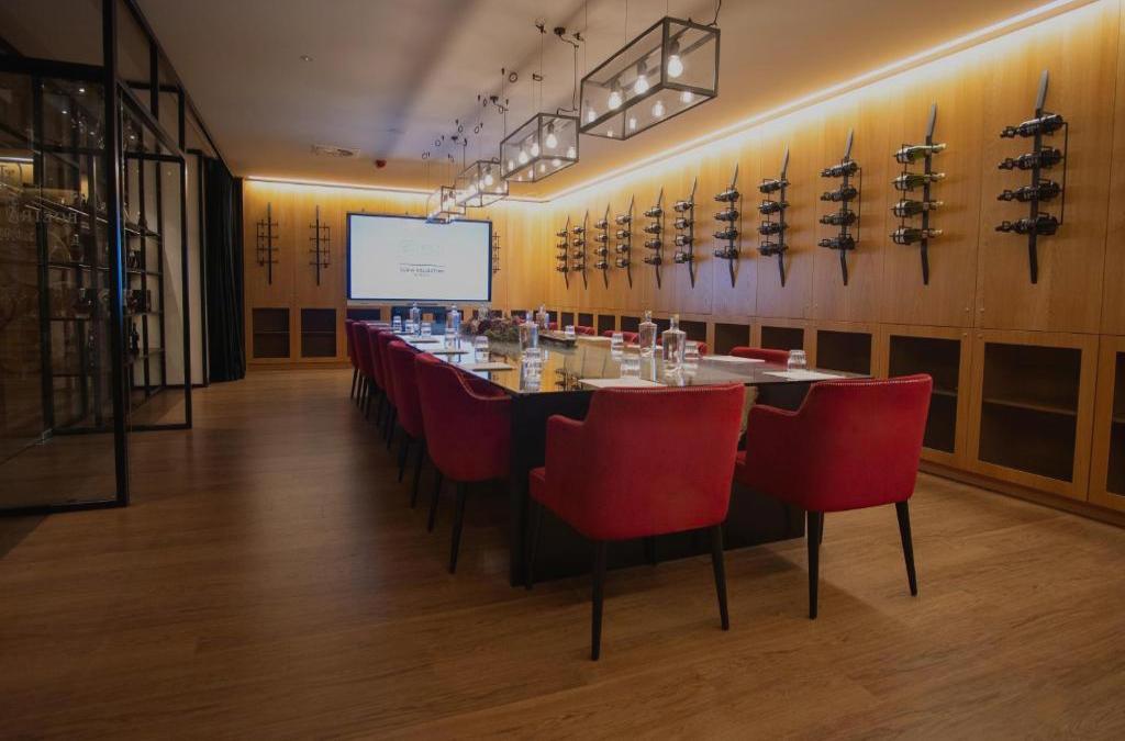Boeira Garden Hotel Porto Gaia, Curio Collection by Hilton