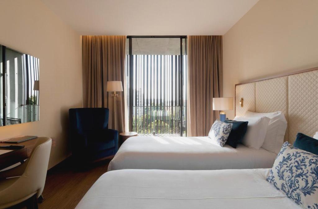 Boeira Garden Hotel Porto Gaia, Curio Collection by Hilton