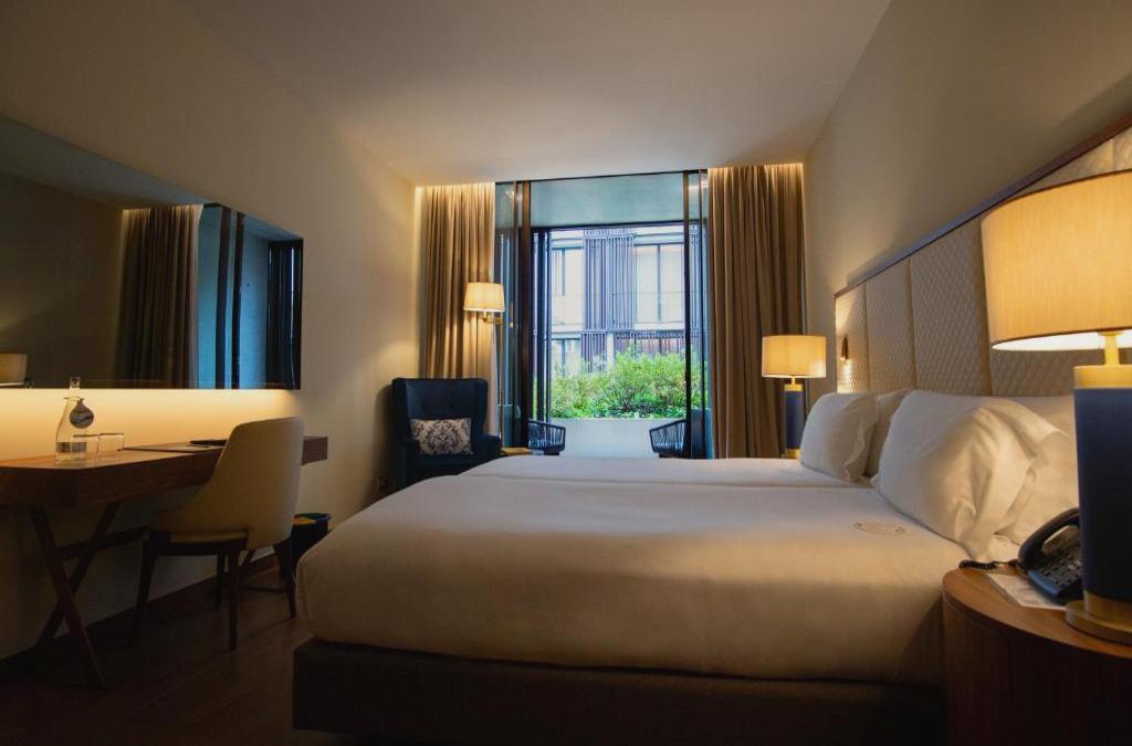 Boeira Garden Hotel Porto Gaia, Curio Collection by Hilton