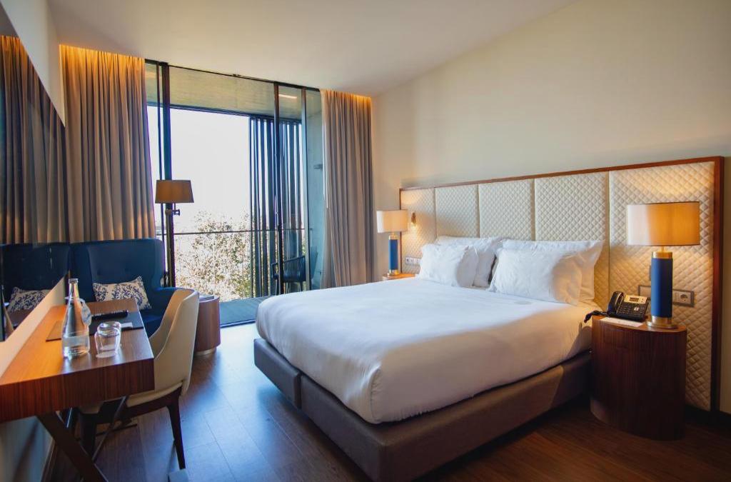 Boeira Garden Hotel Porto Gaia, Curio Collection by Hilton