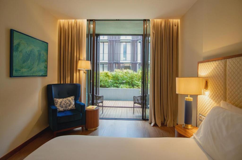 Boeira Garden Hotel Porto Gaia, Curio Collection by Hilton