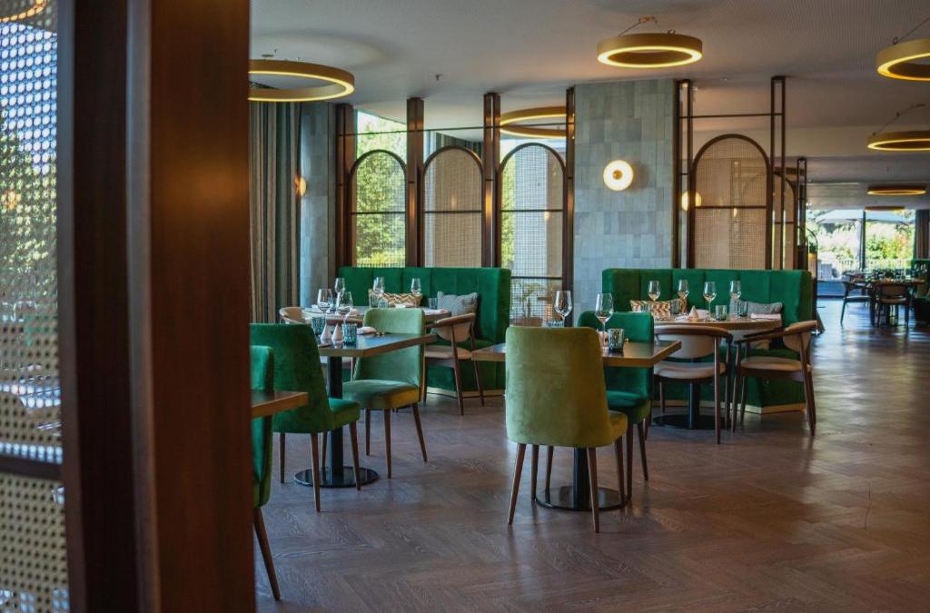 Boeira Garden Hotel Porto Gaia, Curio Collection by Hilton
